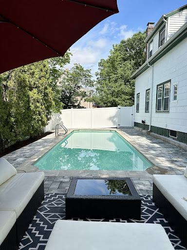 Photo from Alyssa Saraswat's Google review